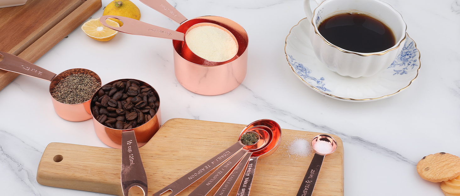 measuring cup and spoon set